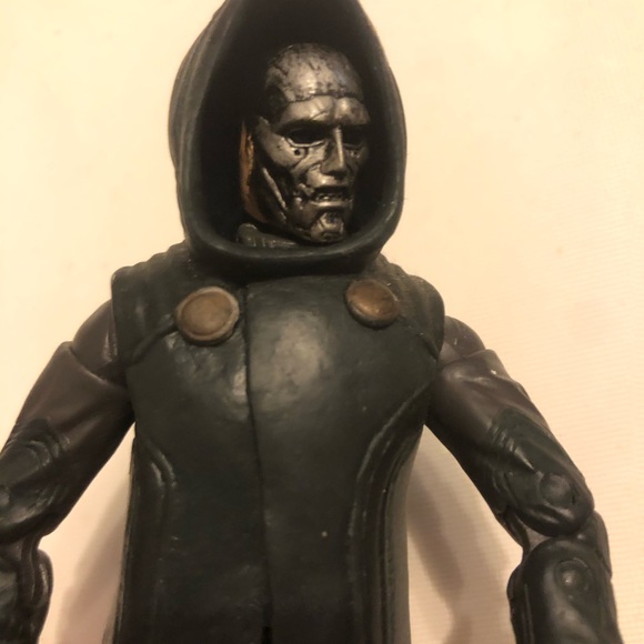 Fantastic Four 4 Movie Two-Faced Dr. Doom Action Figure button to change face - Picture 2 of 10